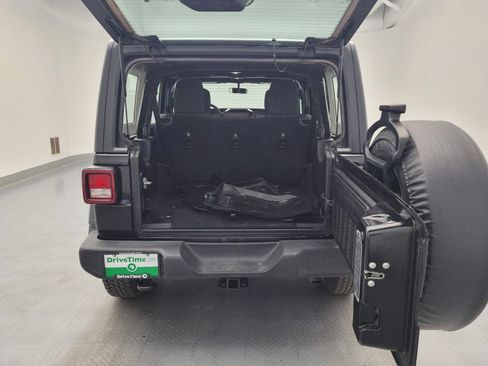 Used 2018 Jeep Wrangler Unlimited Sport AWD/4WD image 29