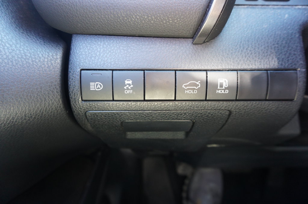 Used 2022 Toyota Camry SE FWD image 5