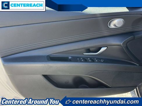 Used 2023 Hyundai Elantra SEL w/ Convenience Package FWD image 13