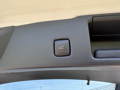 Used 2024 Ford Escape Platinum AWD/4WD image 16