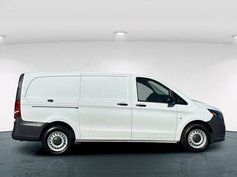 Used 2023 Mercedes-Benz Metris image 8