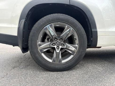 Used 2018 Toyota Highlander Limited Platinum AWD/4WD image 10
