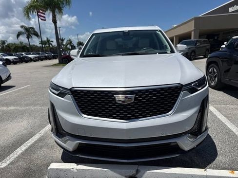 Used 2024 Cadillac XT6 Premium Luxury w/ Technology Package FWD image 2