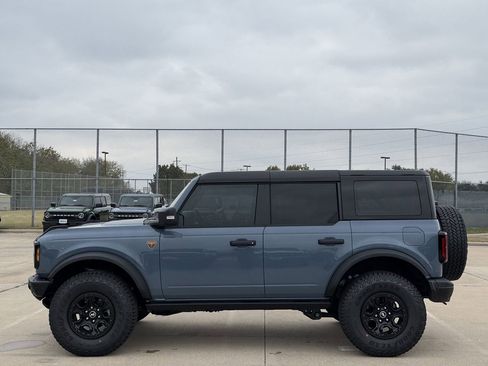 New 2025 Ford Bronco Badlands image 28