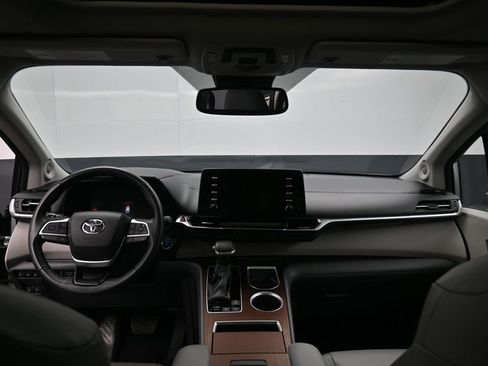 Certified 2024 Toyota Sienna XLE w/ XLE Plus Package image 29