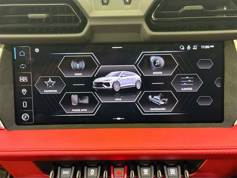 Used 2025 Lamborghini Urus SE image 15