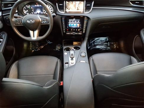 Used 2024 INFINITI QX50 Sport image 10