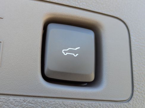 Used 2023 Lincoln Corsair Standard Sport Utility image 18