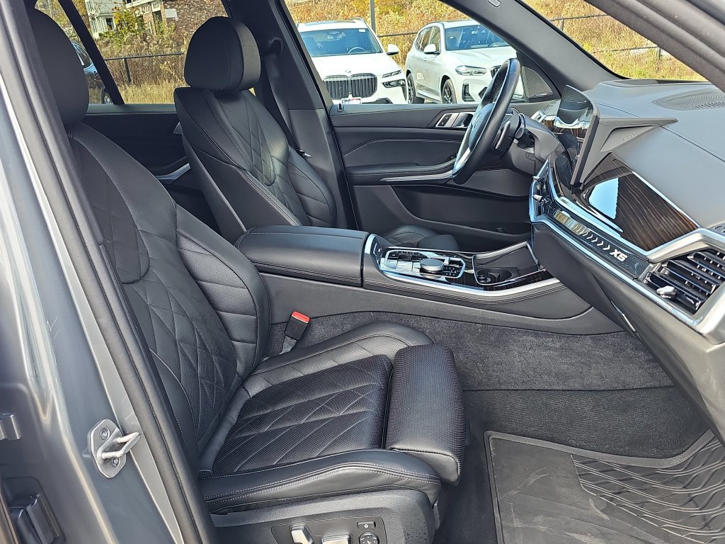 Certified 2024 BMW X5 xDrive40i w/ Premium Package AWD/4WD image 11