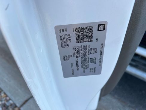 Used 2024 Chevrolet Express 2500 w/ Driver Convenience Package image 19