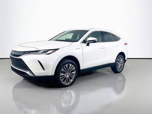 Used 2021 Toyota Venza XLE w/ Softex Package image 5