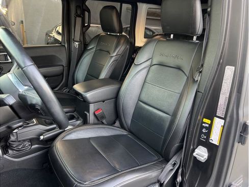 Used 2022 Jeep Wrangler Unlimited Sahara image 8