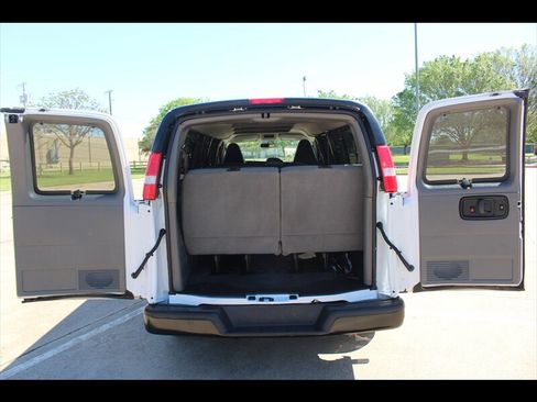 Used 2024 Chevrolet Express 3500 LS image 9