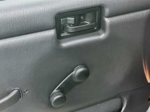 Used 2002 Jeep Wrangler SE AWD/4WD image 16