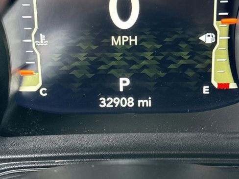 Used 2025 Jeep Wrangler Unlimited Sahara AWD/4WD image 17
