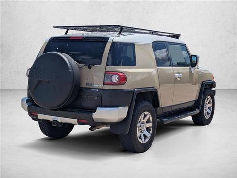 Used 2014 Toyota FJ Cruiser 4WD w/ Upgrade Package image 5
