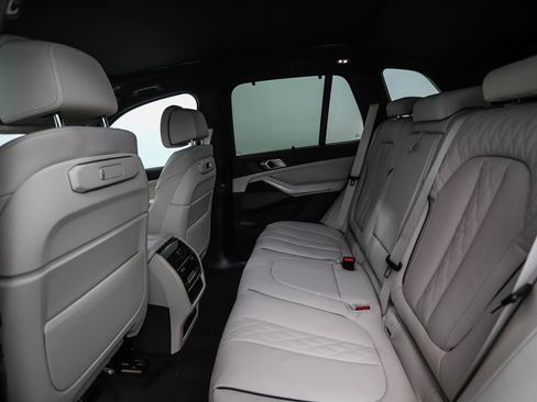 New 2026 BMW X5 xDrive40i w/ M Sport Package image 22