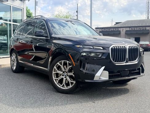 Used 2025 BMW X7 xDrive40i w/ Premium Package AWD/4WD image 8