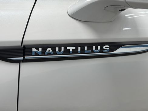 Used 2023 Lincoln Nautilus Reserve w/ Equipment Group 201A AWD/4WD image 42