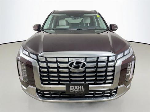 Used 2024 Hyundai Palisade Calligraphy image 3