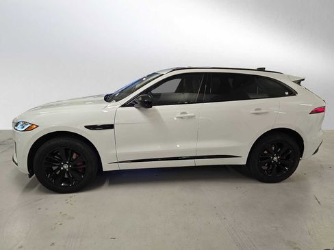 Used 2025 Jaguar F-PACE R-Dynamic S image 2