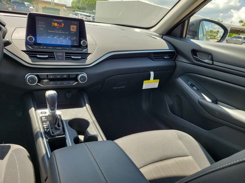 Certified 2025 Nissan Altima 2.5 S FWD image 16