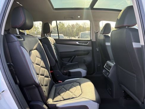 New 2026 Volkswagen Atlas Peak Edition AWD/4WD image 18
