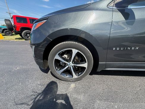 Used 2019 Chevrolet Equinox LT w/ Sun & Navigation Package FWD image 10