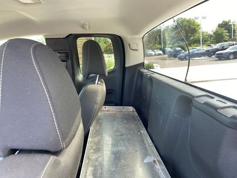 Used 2022 Chevrolet Colorado LT w/ Fleet Safety Package RWD image 17