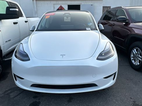 Used 2023 Tesla Model Y Long Range image 7