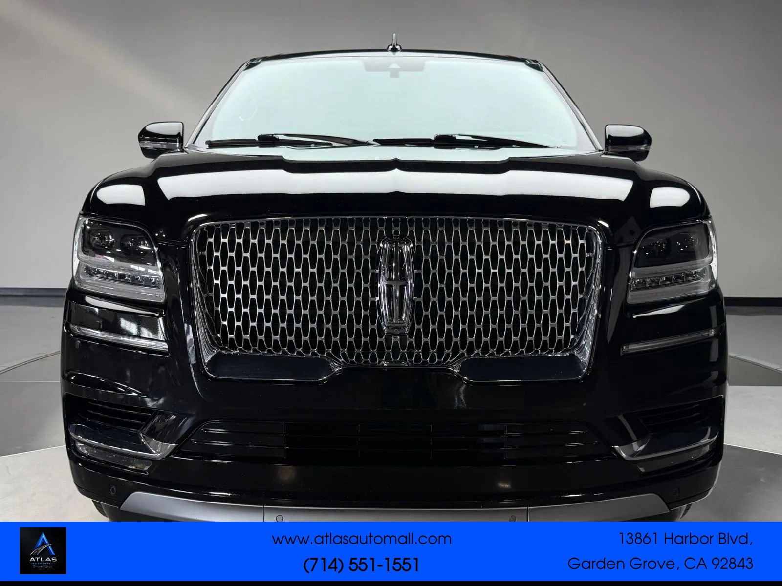 Used 2019 Lincoln Navigator L Reserve AWD/4WD image 3