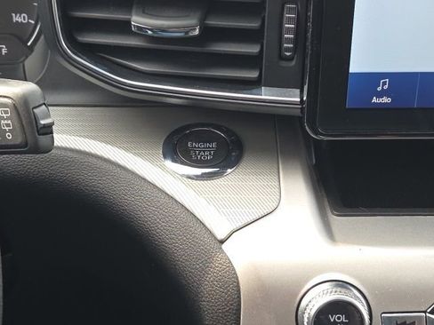 Used 2022 Ford Explorer XLT w/ Equipment Group 202A image 48