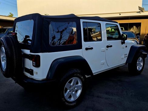 Used 2018 Jeep Wrangler Unlimited Sport S AWD/4WD image 9