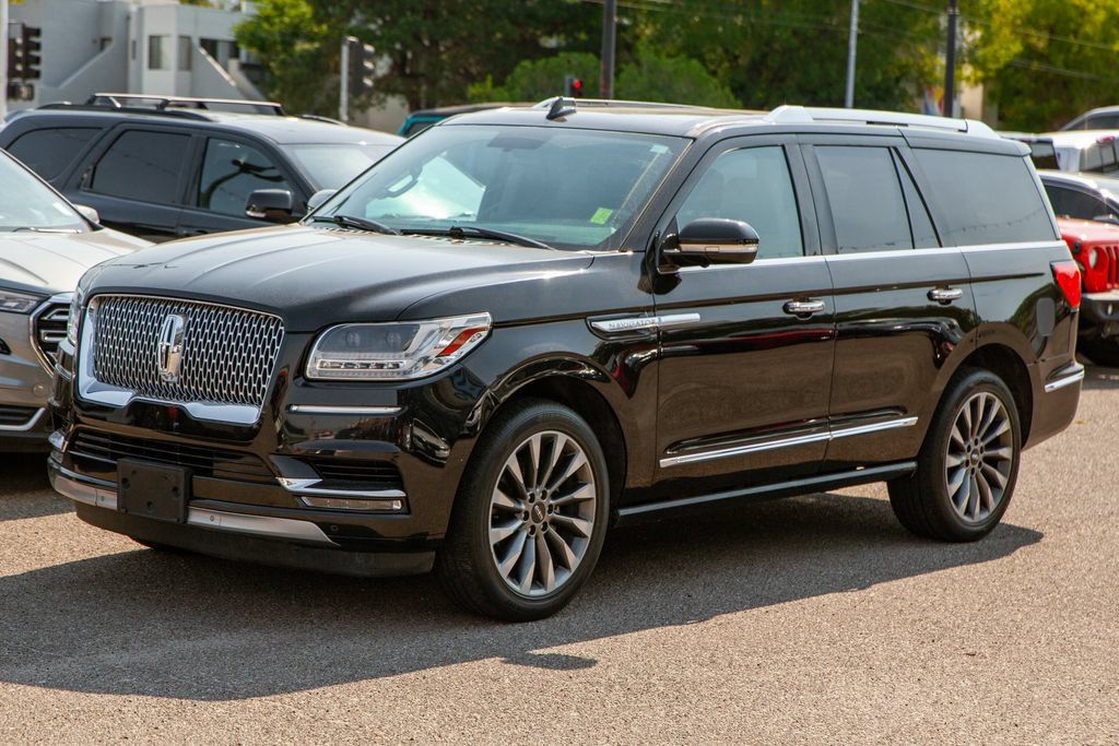 Used 2019 Lincoln Navigator Select RWD image 9