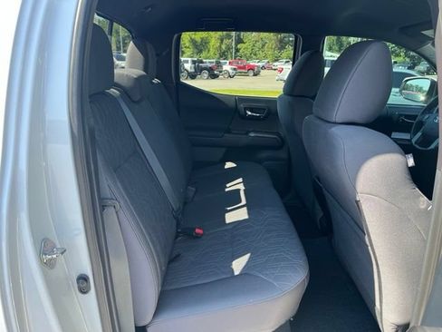 Used 2016 Toyota Tacoma TRD Off-Road w/ Towing Package AWD/4WD image 10