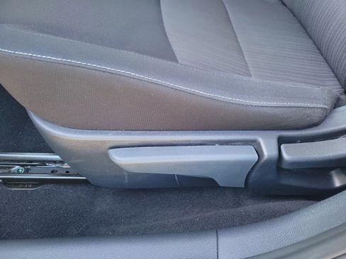 Used 2025 Nissan Sentra SV FWD image 17