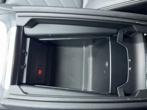 Used 2023 BMW X6 xDrive40i w/ M Sport Package image 34