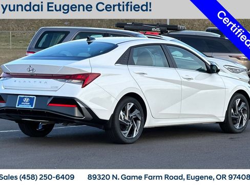 Used 2025 Hyundai Elantra Limited image 4