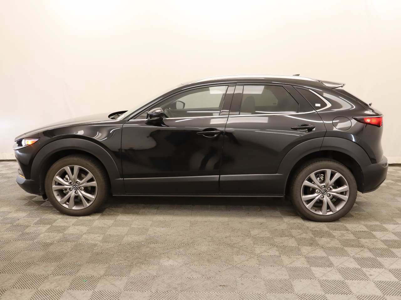 Used 2020 MAZDA CX-30 FWD w/ Premium Package image 2