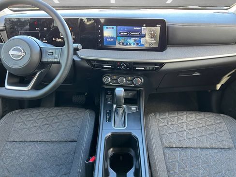 Certified 2025 Nissan Kicks SV w/ Illumination Package AWD/4WD image 3