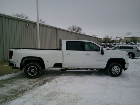 Used 2023 Chevrolet Silverado 3500 LTZ w/ LTZ Convenience Package image 9
