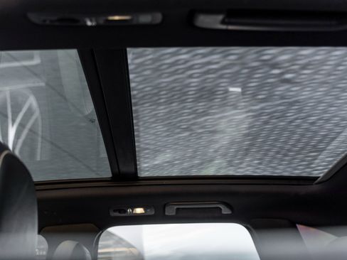 Used 2017 Porsche Cayenne S image 24