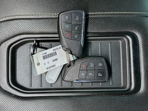 Used 2022 Chevrolet Suburban Premier AWD/4WD image 35