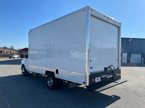 Used 2024 Ford E-350 and Econoline 350 Super Duty w/ Power Windows & Locks Group image 5