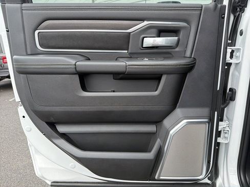 New 2026 RAM 3500 Laramie AWD/4WD image 20