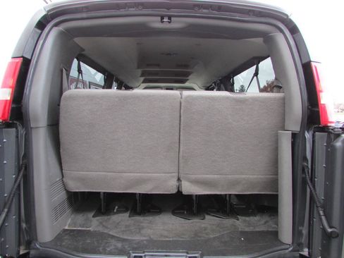 Used 2016 Chevrolet Express 3500 LT w/ LT Preferred Equipment Group RWD image 4