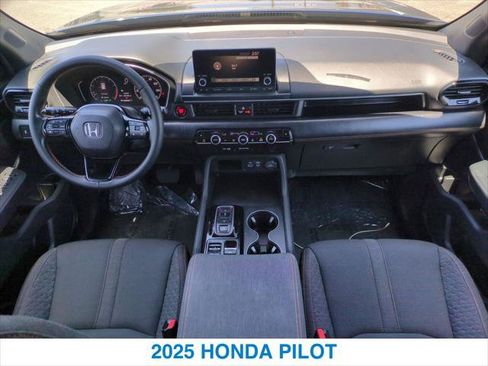 Certified 2025 Honda Pilot Sport image 21