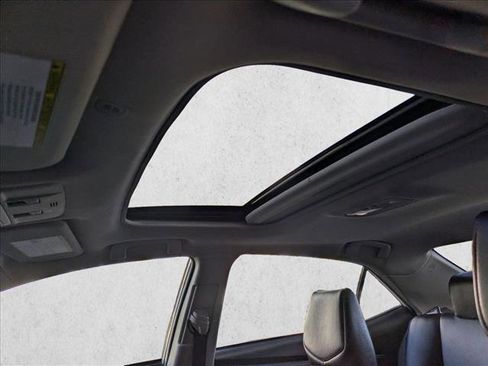 Used 2018 Toyota Corolla SE image 15