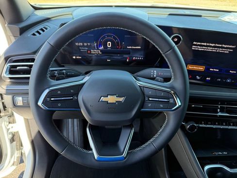 New 2026 Chevrolet Traverse LT image 25