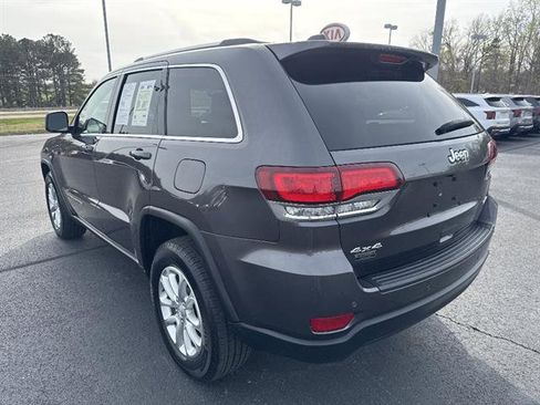 Used 2021 Jeep Grand Cherokee Laredo X AWD/4WD image 4